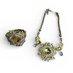 Elegant Gold and Yellow Jewelry Set